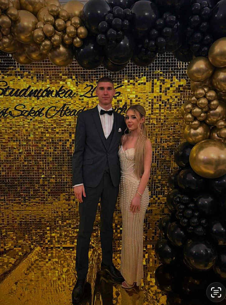 Olek i Weronika na studniówce